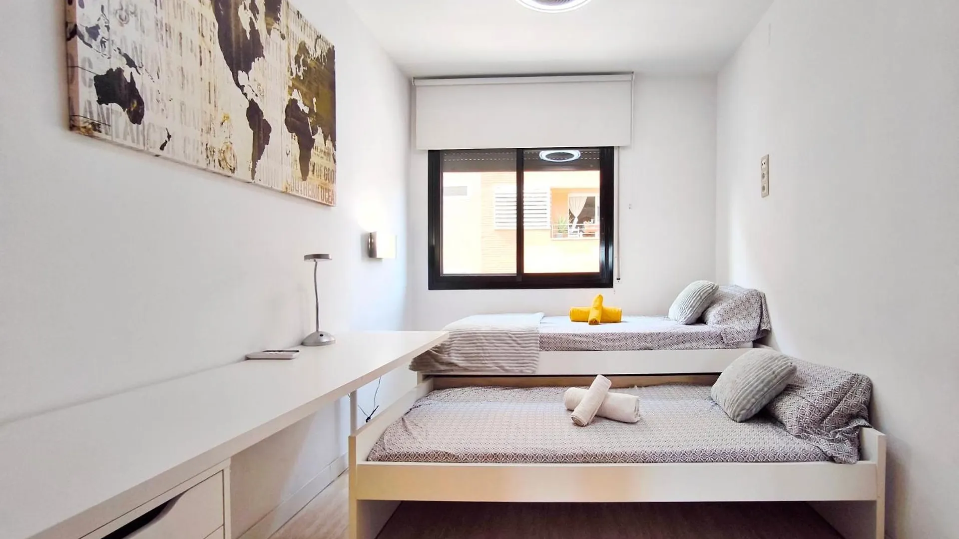 Apartamento Duplex Con Piscina En Rubí 0*,  España