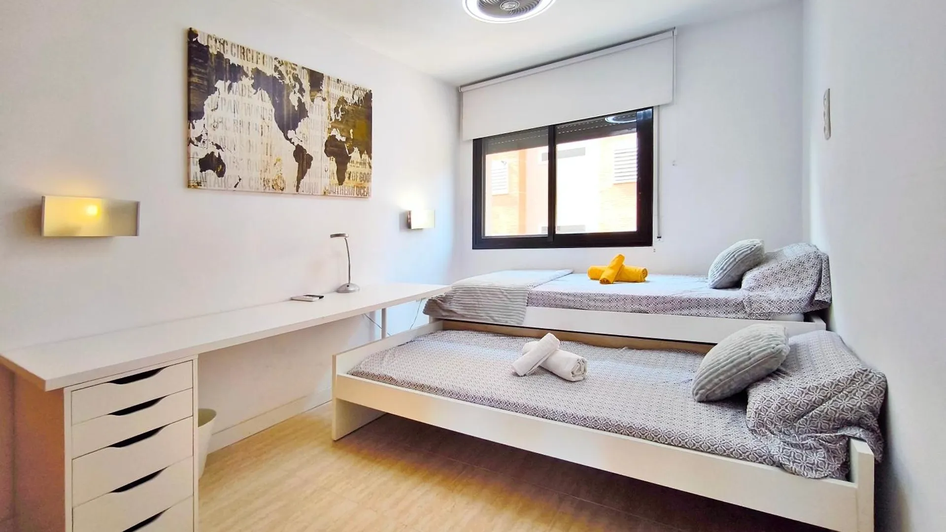 Apartamento Duplex Con Piscina En Rubí España